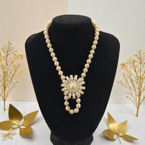 Elegant Cream Pearl Necklace